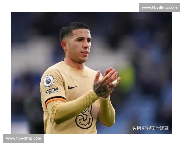 攻防一体！恩佐关键传球定胜局 拼抢积极但效率待打磨