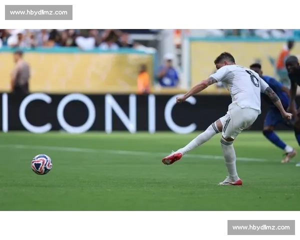 李明携子观战世俱杯：从单车少年到青训引路人的足球传承